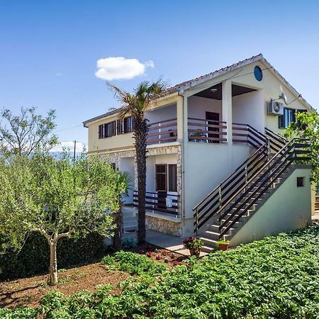 Apartment Matkos - With Garden And Terrace Nin Esterno foto