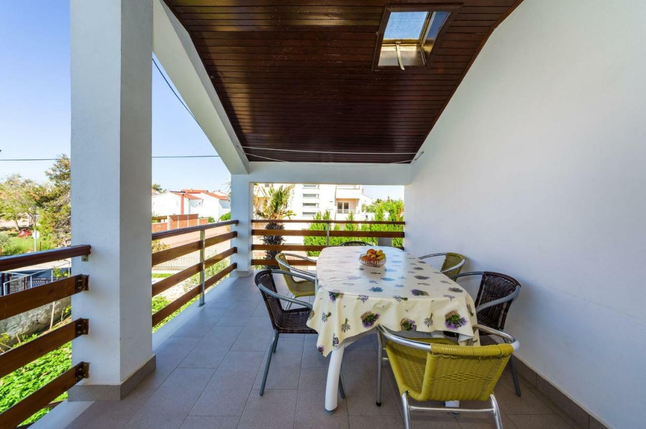 Apartment Matkos - With Garden And Terrace Nin Esterno foto